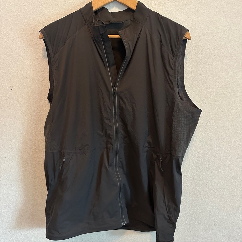 lululemon athletica Black Men's Lightweight Zip Vest